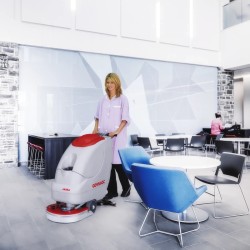 Masina pentru spalat si aspirat pardoseli Lavor Quick 36B, alimentare 12V, productivitate 1260 mp/h, Autonomie 1,5-2 ore