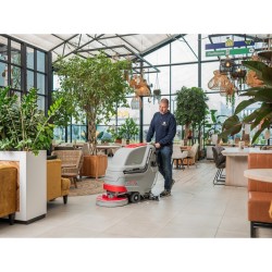 Masina pentru spalat si aspirat pardoseli Lavor Quick 36B, alimentare 12V, productivitate 1260 mp/h, Autonomie 1,5-2 ore