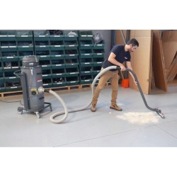 Aspirator umed-uscat CB90-3 SWISSVAC, 3 motoare, putere 3000W, tensiune 230V, cuva plastic fixa 90 litri