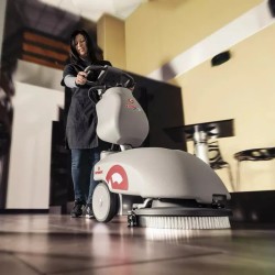 Masina pentru spalat si aspirat pardoseli Lavor Quick 36B, alimentare 12V, productivitate 1260 mp/h, Autonomie 1,5-2 ore
